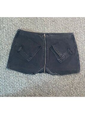 PrettyLittleThing Petite Washed Black Denim Mini Skirt With Front Zipper